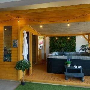 20ft X 10ft Hot Tub Summer house